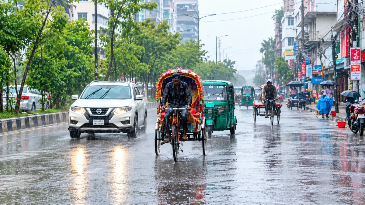 মৃদু তাপপ্রবাহের মধ্যেই ভারী বৃষ্টির আভাস
